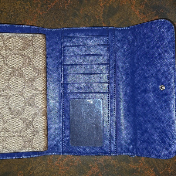 Coach Peyton Signature Cora Domed Satchel - Picture 15 of 16